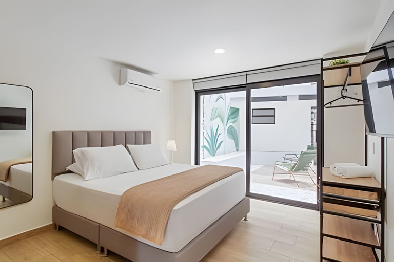 Room 4, Casa Velasquez 101, Medellín