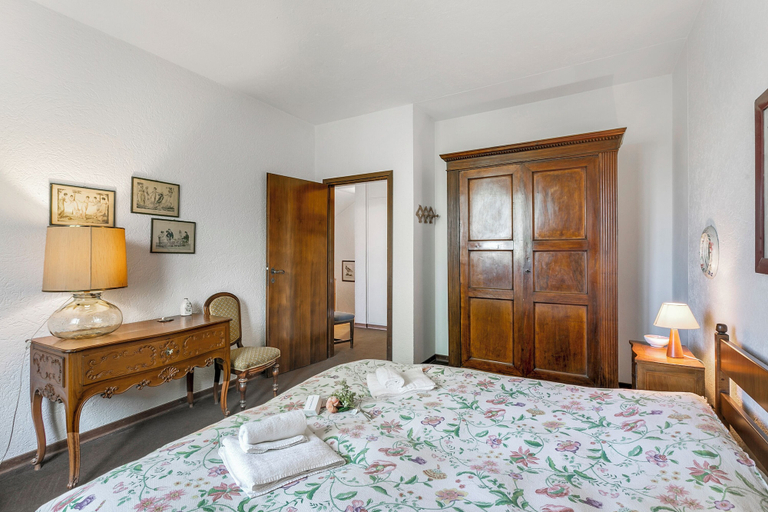 Room 4, Three Lakes Villa Varese - Garden and Parking, Varese