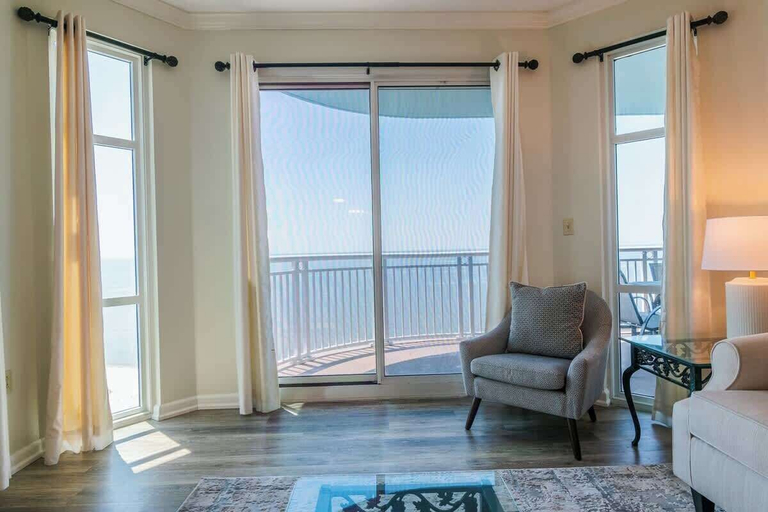 Living area 2, High Tide Retreat, Harrison