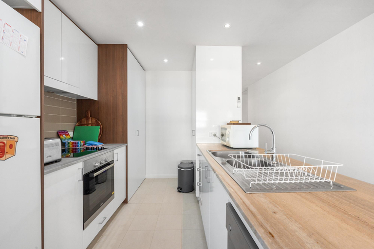 Kitchen 5, Charming 2BR Apartment Near Canberra’s Attractions, Canberra