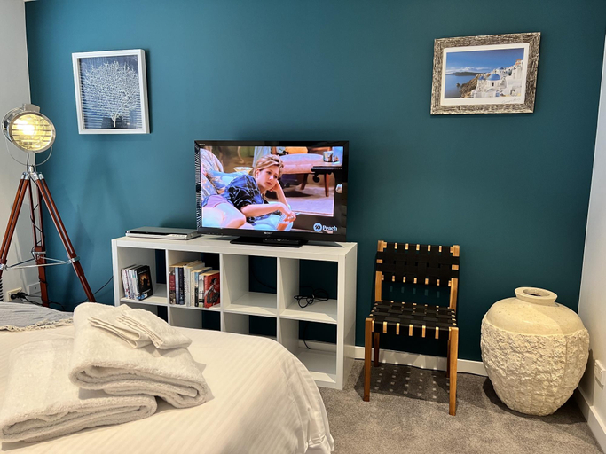 Bedroom 2, Spacious 2-Bed Townhouse Near Torquay Beach, Surf Coast - East