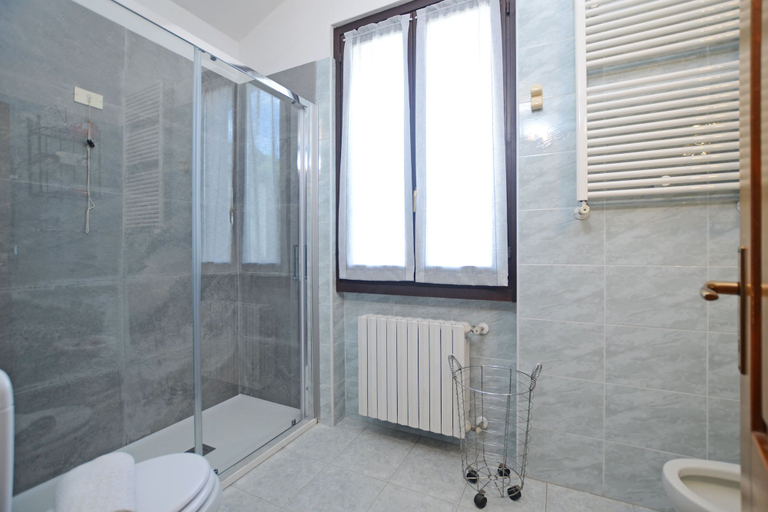 Bathroom 3, Casa Lina, Lecco