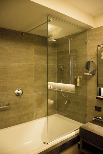 Bathroom 5, Grand Brizo La Plata, La Plata