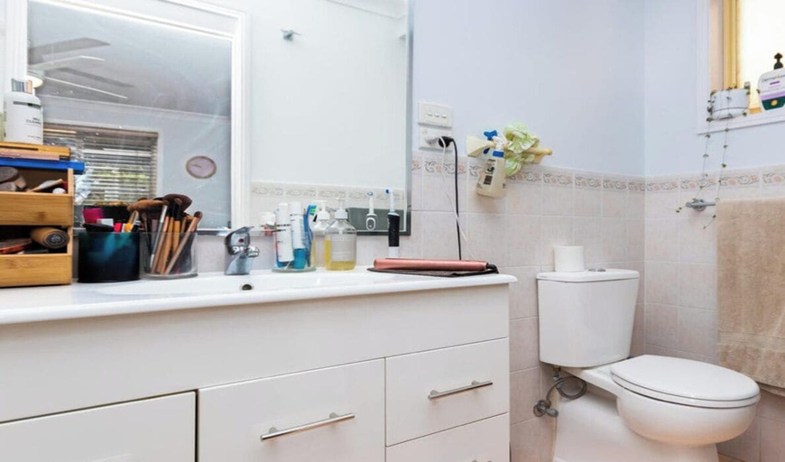 Bathroom 5, Modern 4BR Muswellbrook Stay, Muswellbrook