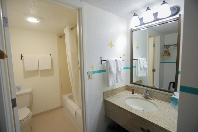 Bathroom 4, Nativo Lodge Hotel Albuquerque, Bernalillo
