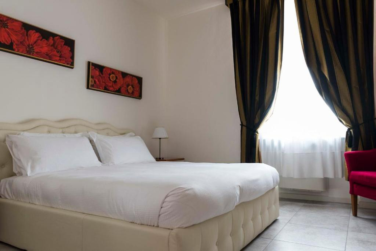 Bedroom 3, Hotel I Somaschi, Cuneo