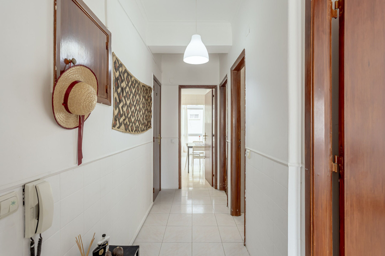 Interior 4, Almada Central by Homing, Almada