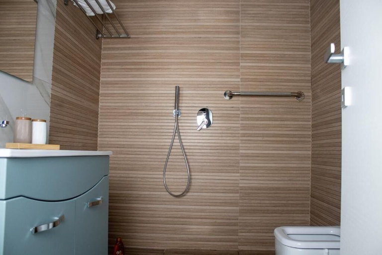 Bathroom 2, Augustea Travel, Caserta
