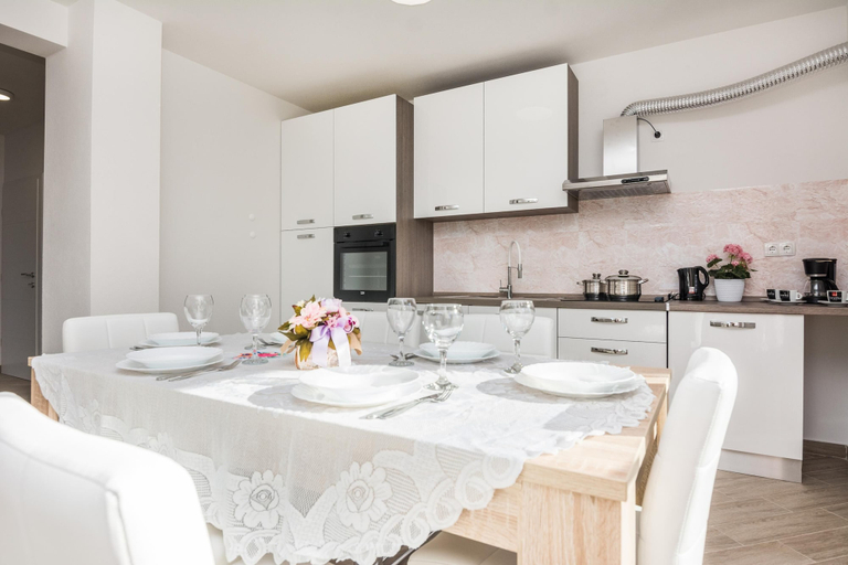Others 4, Pool & Garden Apartment Bakija 2, Pakoštane