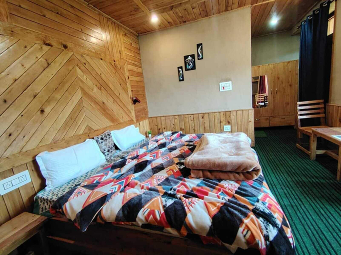 Room 3, Ananta Valley Home's, Kullu