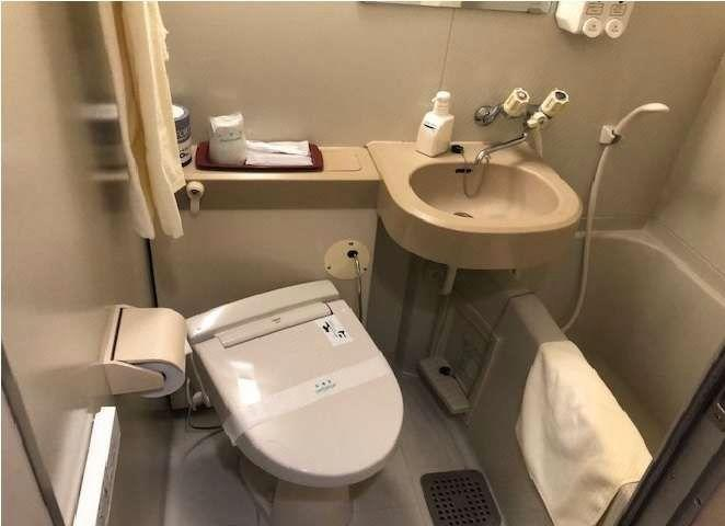 Bathroom, Mihara Station Hotel, Mihara