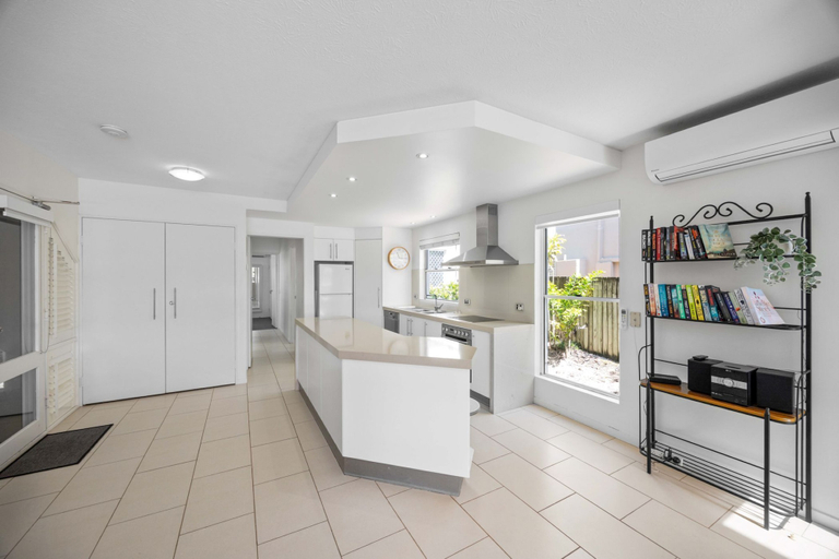 Food & Drinks, Skippers Cove Waterfront Resort, Noosa - Noosa-Noosaville