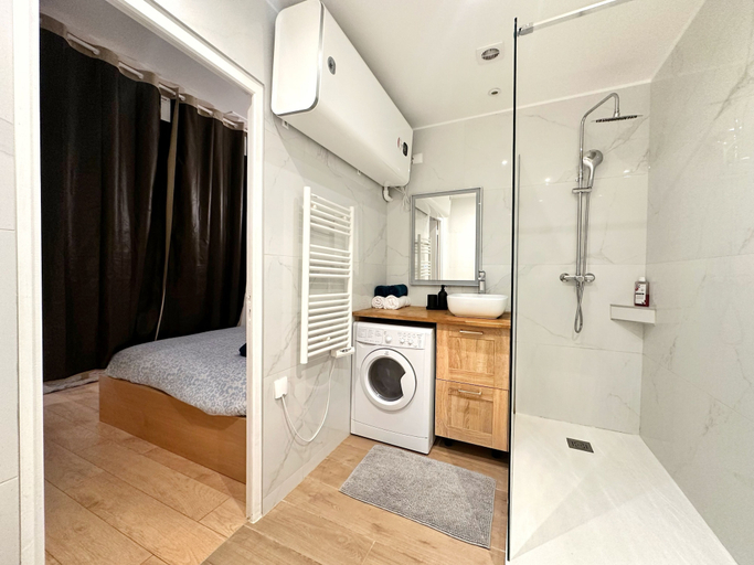 Bathroom, Celine 30, Paris