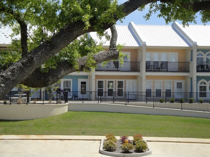 Exterior 4, 146 Beau Clair - Beachside Townhome With Pool in Long Beach, Harrison