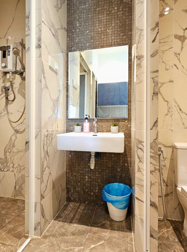 Bathroom 5, Subang 2BR Homestay Walk to LRT Near SJMC & Sunway Pyramid, Subang Jaya