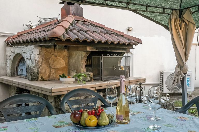Outdoor dining 3, Thai House Private Parking Near Lake, Brescia