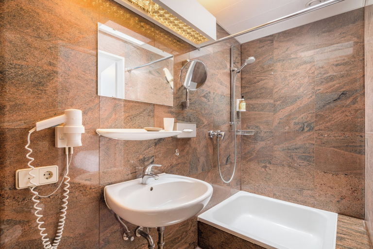 Bathroom 4, Hotel Seelust, Rendsburg-Eckernförde