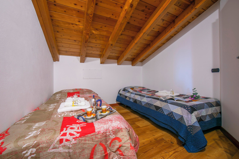 Room 4, Villa Giorgia Lake View Villa With Private Pool, Varese
