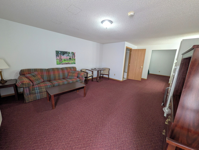 Living area 5, Auburn Inn South, Nemaha