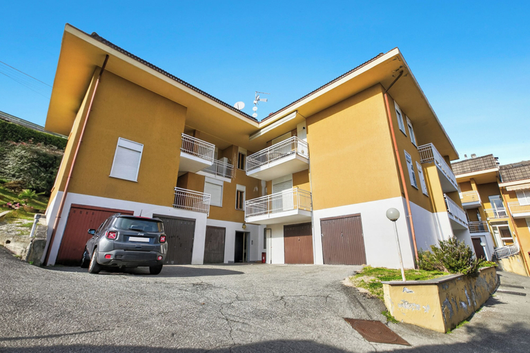 Exterior 4, Casa Mirella Quiet 2BR With View, Balcony and AC, Novara