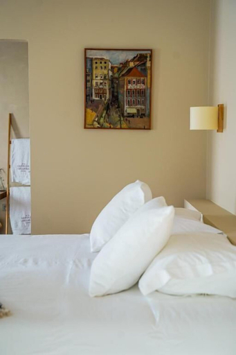 Room 3, Quinta da Abelheira 1660, Mafra