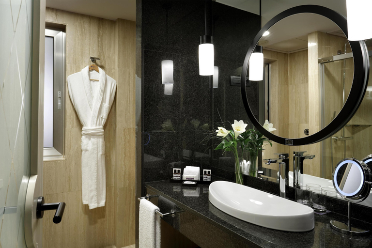 Bathroom 5, Hyatt Regency Hesperia Madrid, Madrid