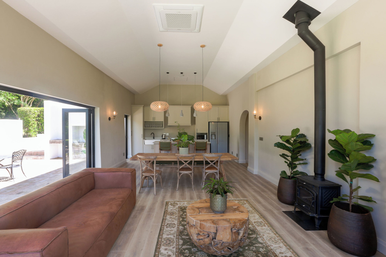 Living area 3, Hemelberg Guesthouse, Cape Winelands