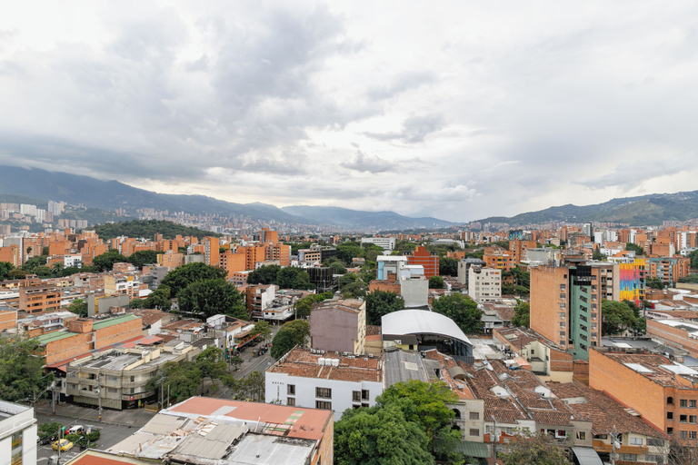 Miscellaneous 2, Like a dream super rates & views, Medellín