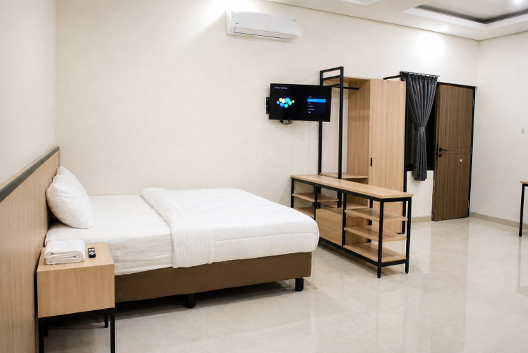Others 2, Djuragan Kamar Labuhan, Semarang