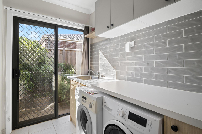 Bathroom 3, Garden Retreat 4-Bed House in Tarneit, Melbourne
