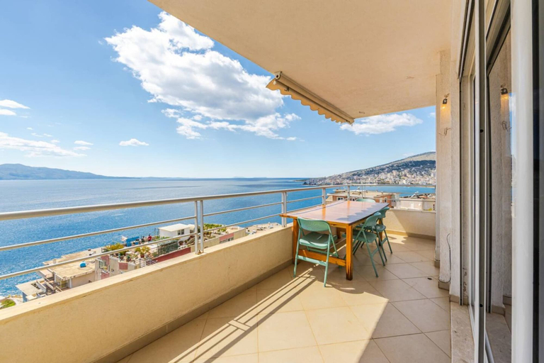 Room 4, Sunkissed Apartment 1BR Amazing Views by the Sea, Sarandës