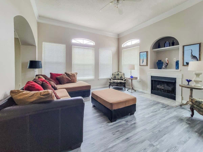 Living area 3, The Coastal Nook, Harrison