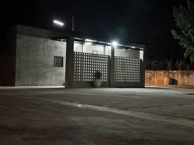 Property grounds 5, Baan Puen Kin Kanchanaburi, Tha Muang