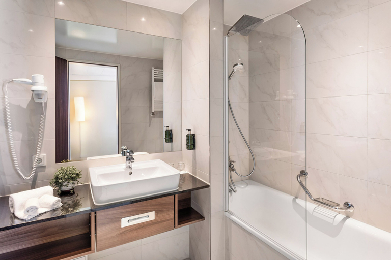 Bathroom 4, Melia Luxembourg, Luxembourg