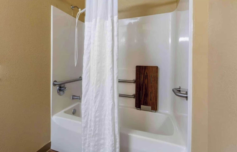 Bathroom 4, Studio 6 Suites Jackson Ridgeland MS, Madison