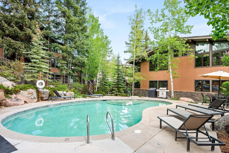 Pool 3, Aw K17 2 Bedroom Condo, Pitkin