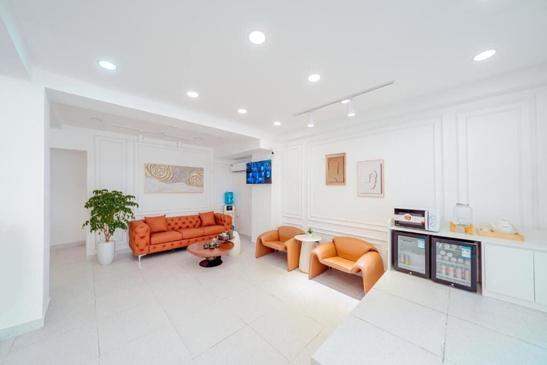 Living area 5, Royal Crown Hotel, District 7