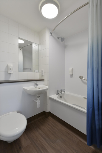 Bathroom 4, Travelodge Liverpool Stonedale Park, Sefton