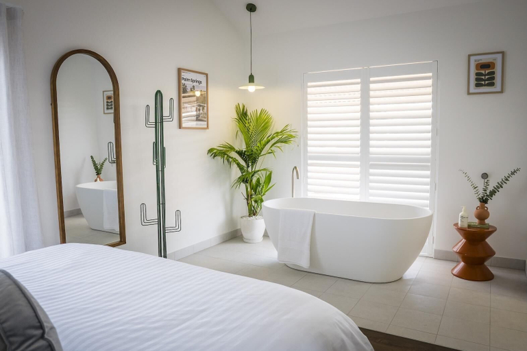 Room 2, Trentham Waters Resort, Wentworth