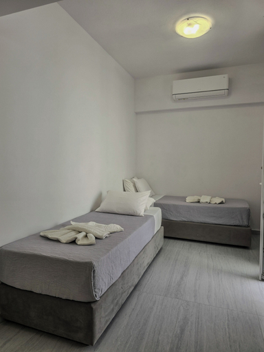 Bedroom 2, La Fleur, Thessaly