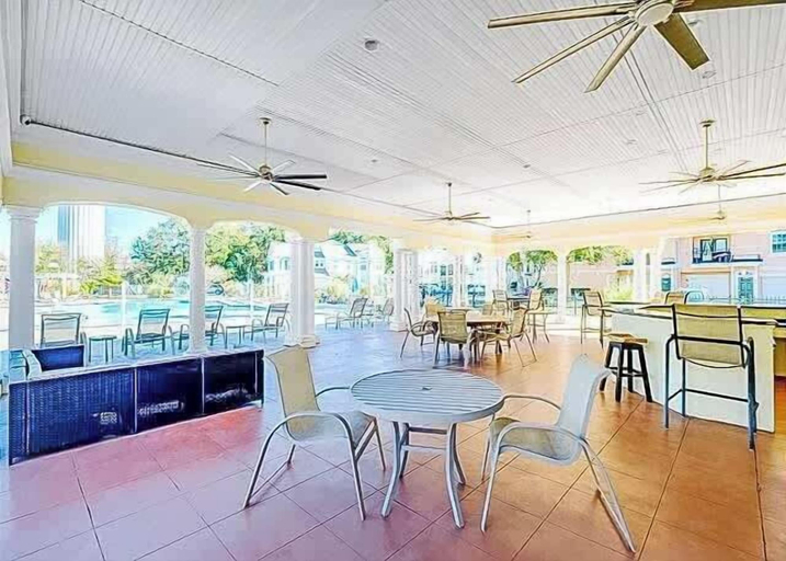 Food & Drinks 5, Legacy Villa 1702, Harrison