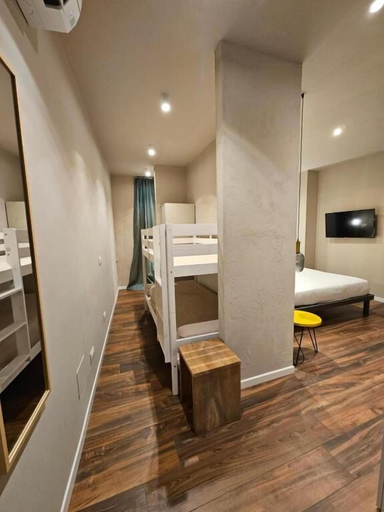 Bedroom 4, San Benedetto Rooms, Cremona