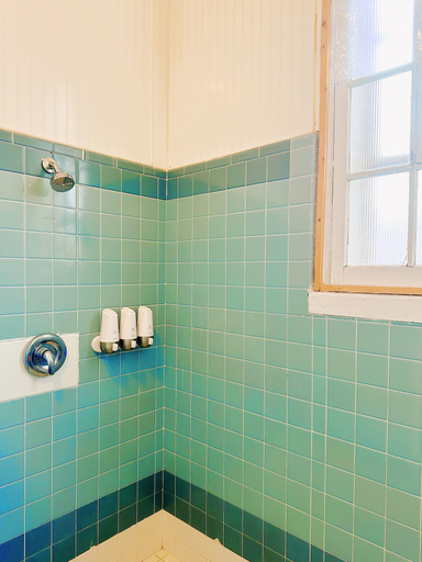 Bathroom 5, Hostel du Nord, Saint Louis