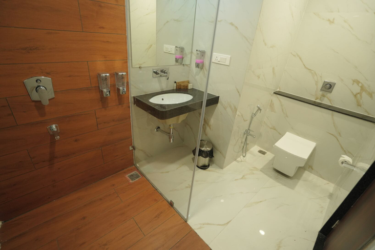 Bathroom 5, The Grand Icon, Chandrapur