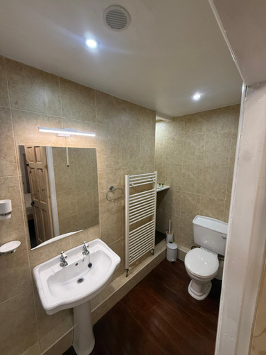 Bathroom 3, Lucy Cross Guest House, North Yorkshire