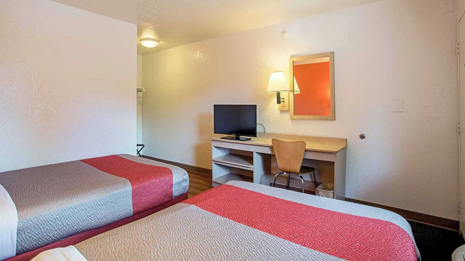 Bedroom 2, Motel 6 Prescott, AZ, Yavapai