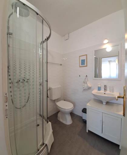 Bathroom 2, Perfect Location Split Center Apartments, Split