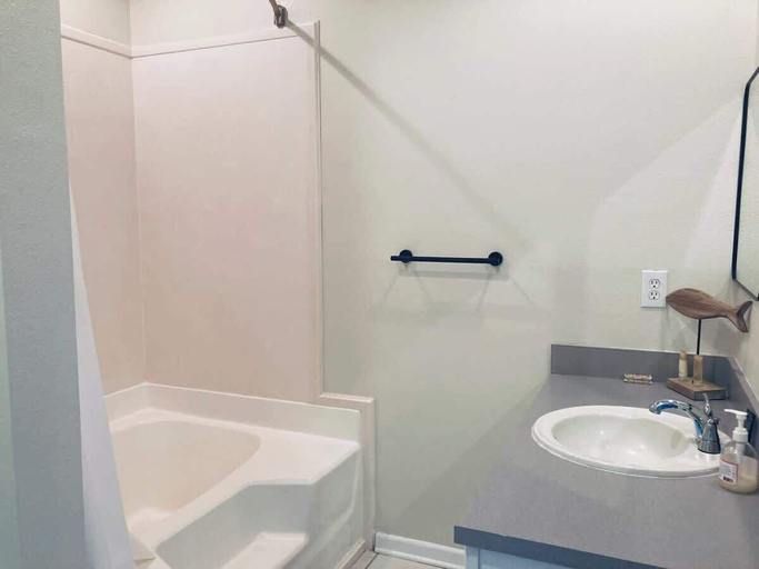 Bathroom 5, The Starfish Nook, Harrison