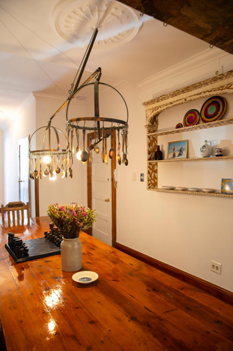 Food & Drinks 2, Ami Vine House, City of Cape Town