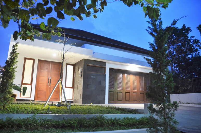 Exterior & Views 2, Narwastu Hill View Villa 6 bedrooms with a private swimming pool, Bandung